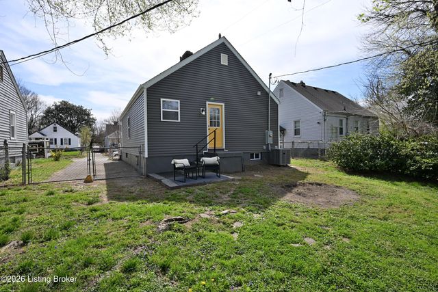 2801 Narragansett Dr, Louisville, KY 40210