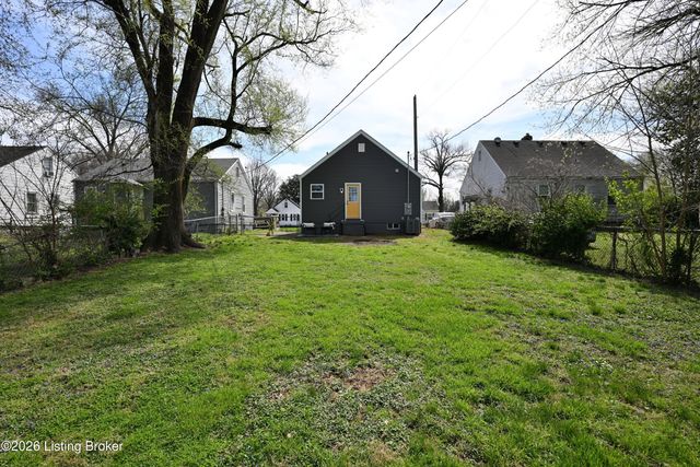 2801 Narragansett Dr, Louisville, KY 40210