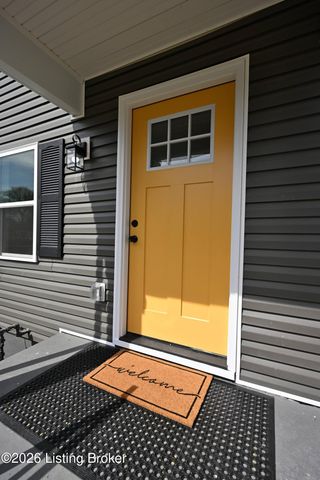 2801 Narragansett Dr, Louisville, KY 40210