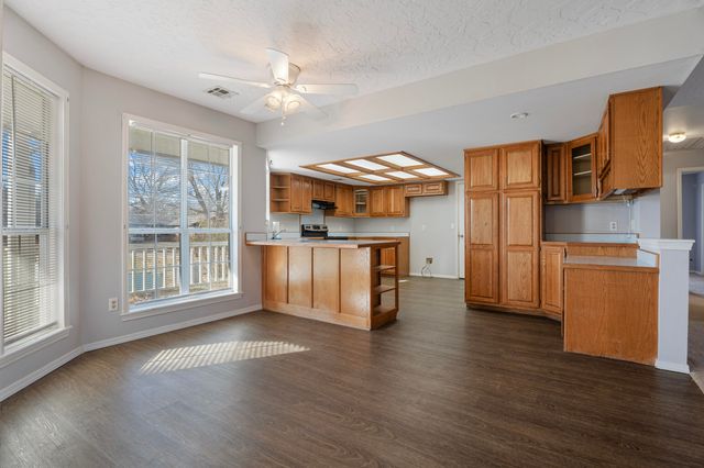 827 Apple Drive, Grove, OK 74344