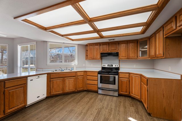 827 Apple Drive, Grove, OK 74344