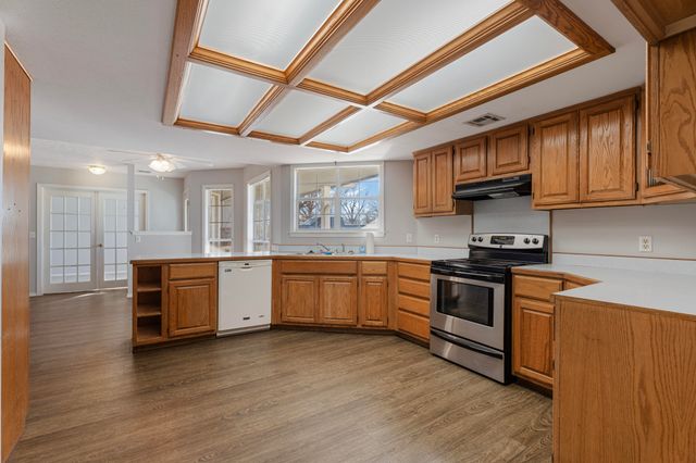 827 Apple Drive, Grove, OK 74344