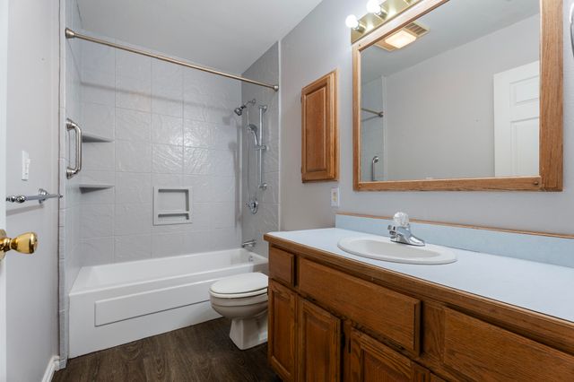 827 Apple Drive, Grove, OK 74344