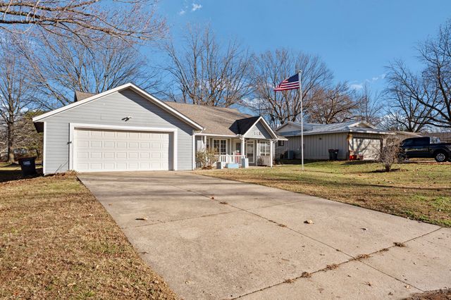 827 Apple Drive, Grove, OK 74344
