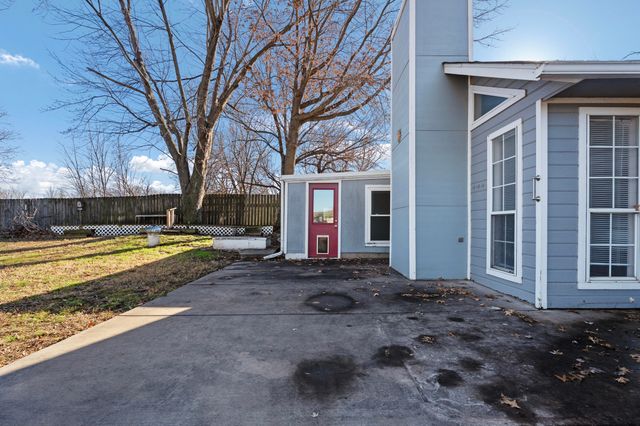 827 Apple Drive, Grove, OK 74344