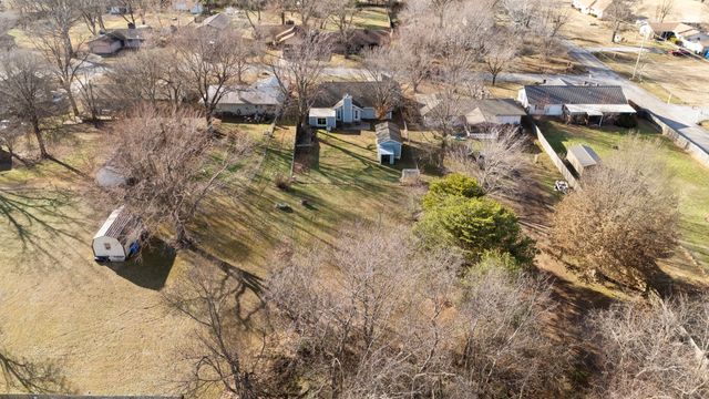 827 Apple Drive, Grove, OK 74344