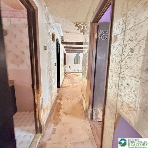 616 Almond Road, Lehigh Twp, PA 18088