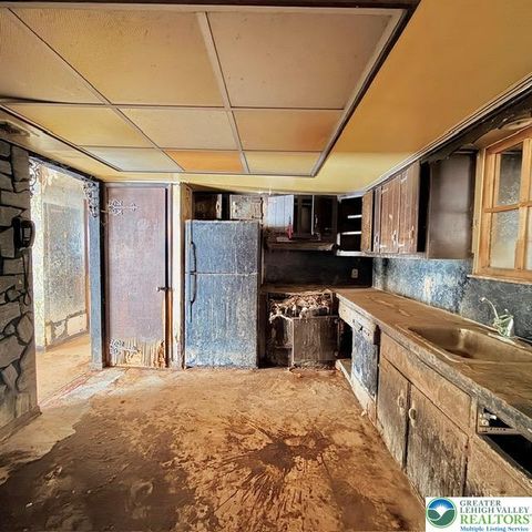 616 Almond Road, Lehigh Twp, PA 18088