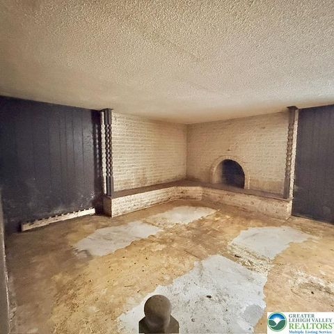 616 Almond Road, Lehigh Twp, PA 18088