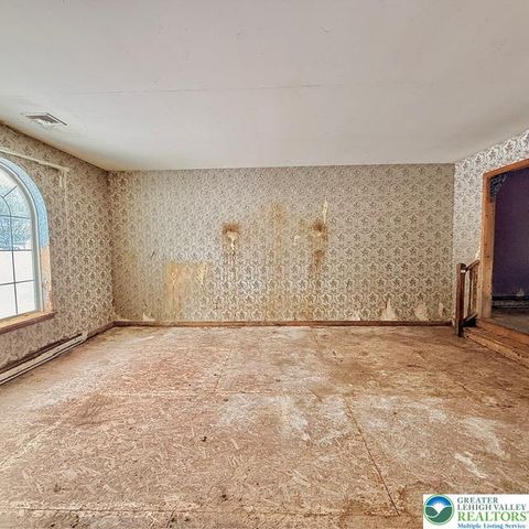 616 Almond Road, Lehigh Twp, PA 18088