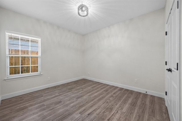 5804 Houghton Avenue, Fort Worth, TX 76107