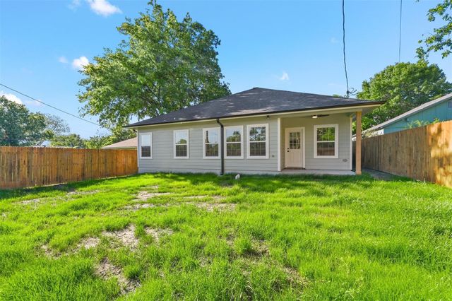 5804 Houghton Avenue, Fort Worth, TX 76107