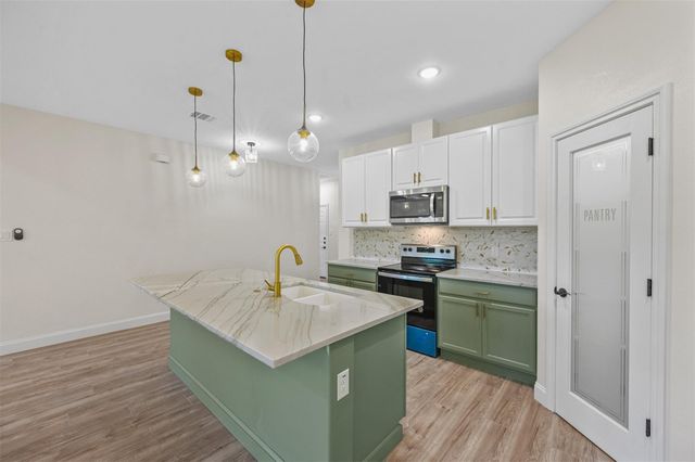 5804 Houghton Avenue, Fort Worth, TX 76107