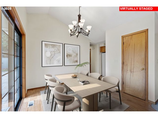 662 S 44TH St, Springfield, OR 97478