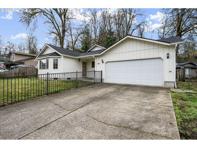 662 S 44TH St, Springfield, OR 97478