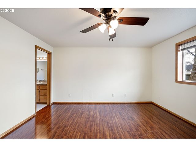 662 S 44TH St, Springfield, OR 97478