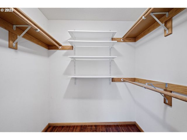 662 S 44TH St, Springfield, OR 97478