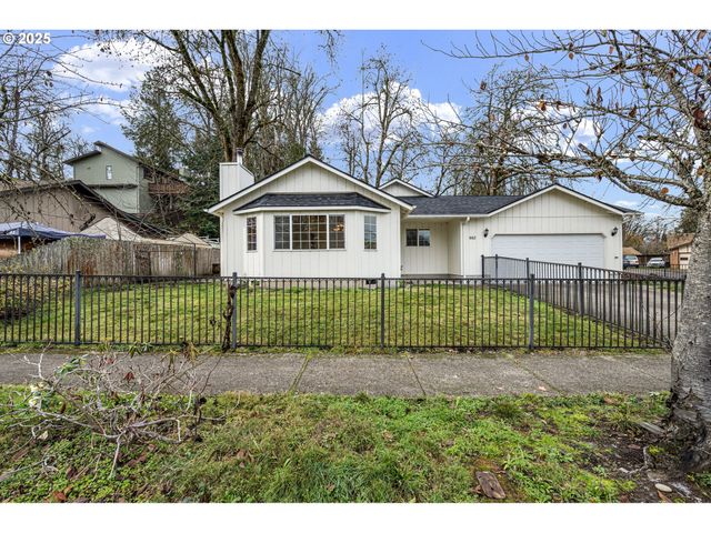 662 S 44TH St, Springfield, OR 97478