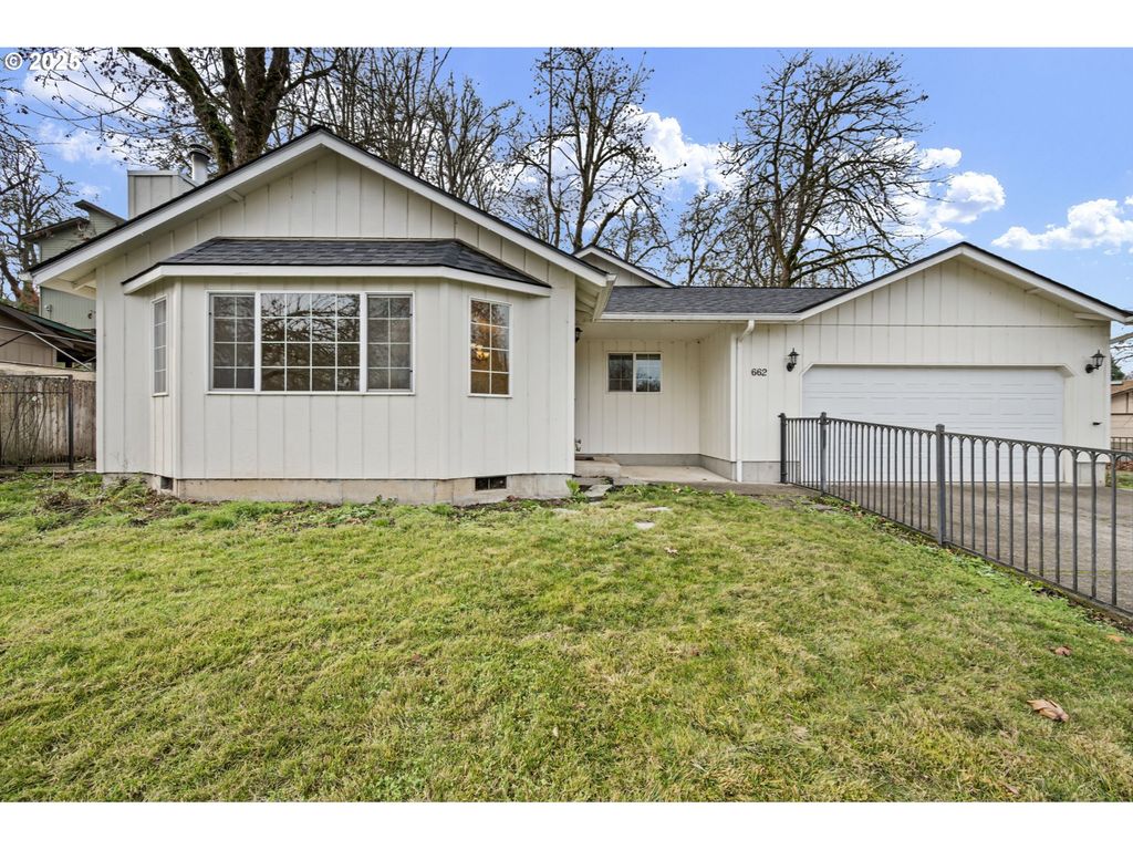 662 S 44TH St, Springfield, OR 97478