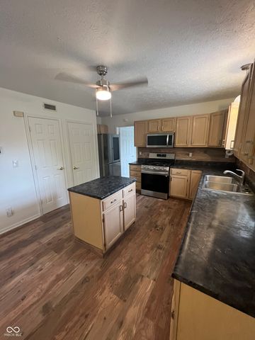 12564 Geist Cove Drive, Indianapolis, IN 46236