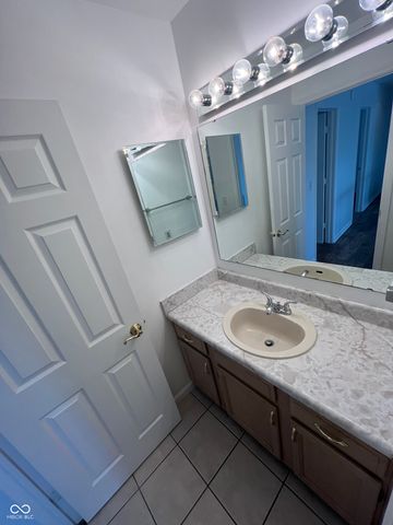 12564 Geist Cove Drive, Indianapolis, IN 46236