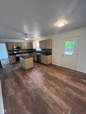 12564 Geist Cove Drive, Indianapolis, IN 46236