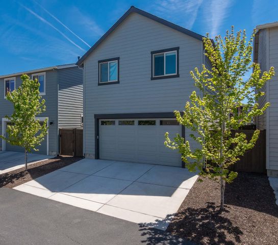 3789 SW Coyote Place, Redmond, OR 97756