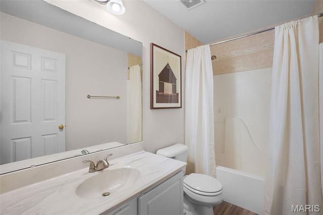 128 Brookshire Creek Drive, Wentzville, MO 63385