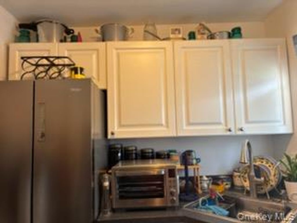 955 Fenwood Drive 1, Valley Stream, NY 11580 — photo 3
