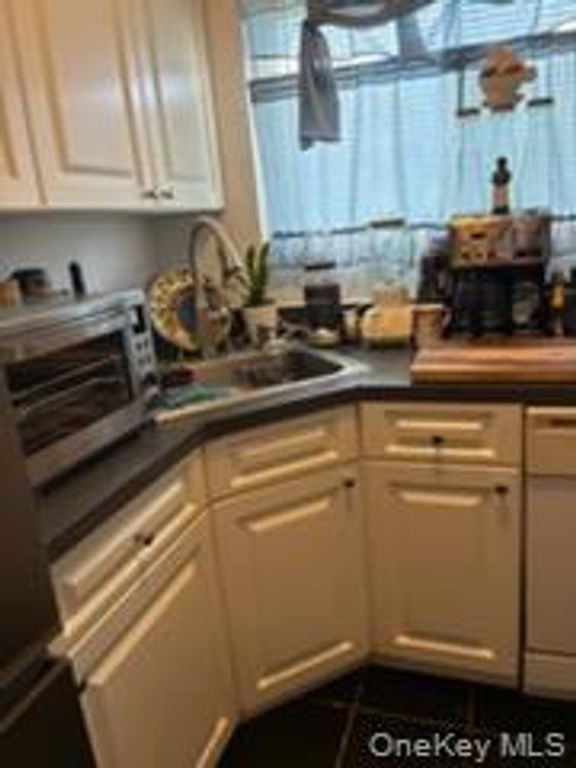 955 Fenwood Drive 1, Valley Stream, NY 11580 — photo 4
