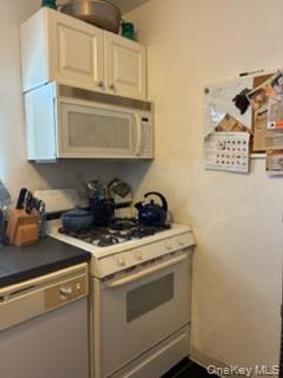 955 Fenwood Drive 1, Valley Stream, NY 11580 — photo 5