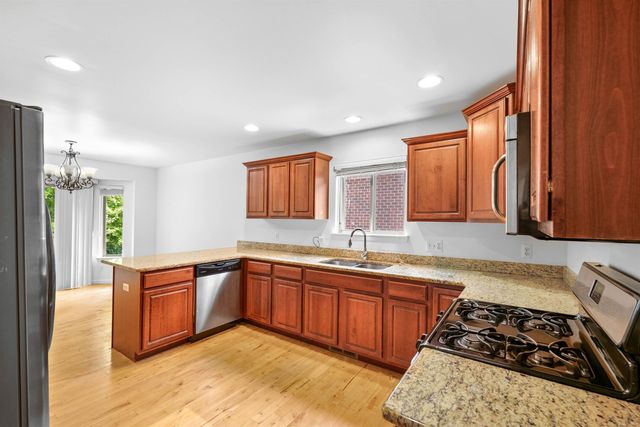 8313 Pine Creek Drive, Utica, MI 48316