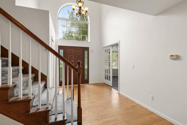 8313 Pine Creek Drive, Utica, MI 48316