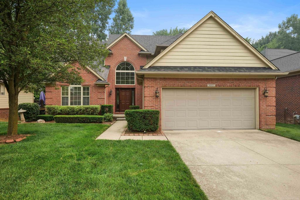 8313 Pine Creek Drive, Utica, MI 48316