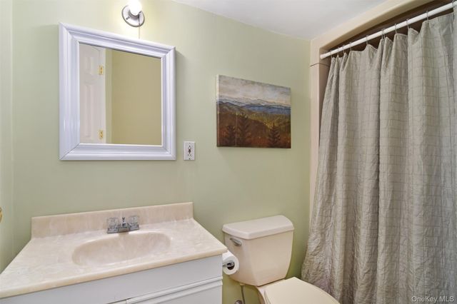 53 Mohican Park Avenue, Dobbs Ferry, NY 10522
