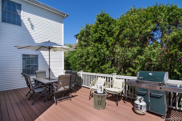 53 Mohican Park Avenue, Dobbs Ferry, NY 10522