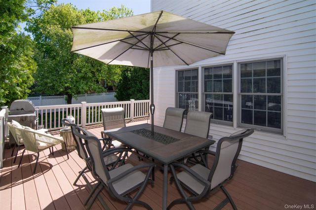 53 Mohican Park Avenue, Dobbs Ferry, NY 10522