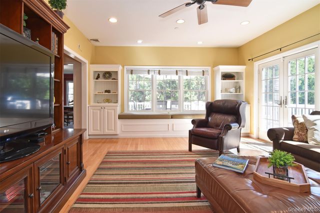 53 Mohican Park Avenue, Dobbs Ferry, NY 10522