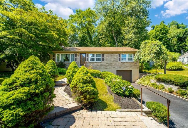 21 Midland Avenue, Central Valley, NY 10917