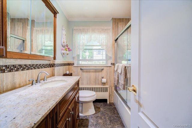 21 Midland Avenue, Central Valley, NY 10917