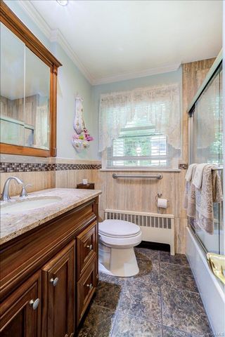 21 Midland Avenue, Central Valley, NY 10917