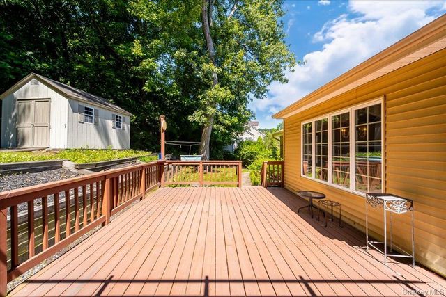 21 Midland Avenue, Central Valley, NY 10917