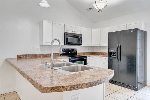 3824 Yellow Mountain RD, Roanoke, VA 24014
