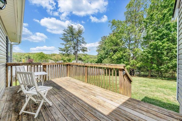 3824 Yellow Mountain RD, Roanoke, VA 24014