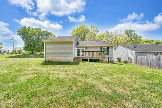3824 Yellow Mountain RD, Roanoke, VA 24014