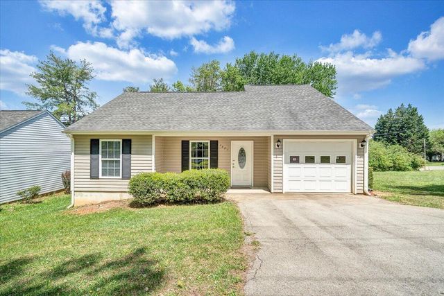 3824 Yellow Mountain RD, Roanoke, VA 24014
