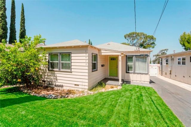 10423--10425 Mcclemont Avenue, Tujunga, CA 91042