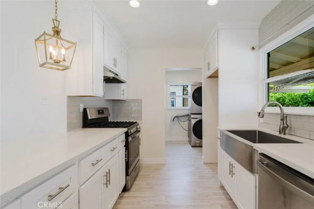 10423--10425 Mcclemont Avenue, Tujunga, CA 91042