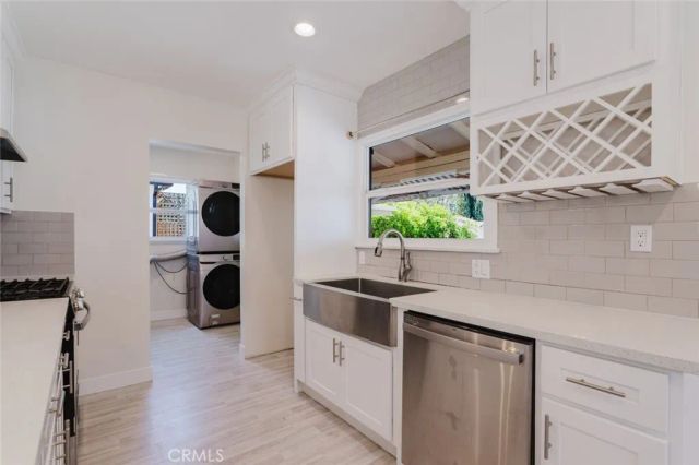 10423--10425 Mcclemont Avenue, Tujunga, CA 91042
