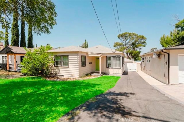 10423--10425 Mcclemont Avenue, Tujunga, CA 91042